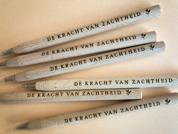 Gegraveerde houten balpen